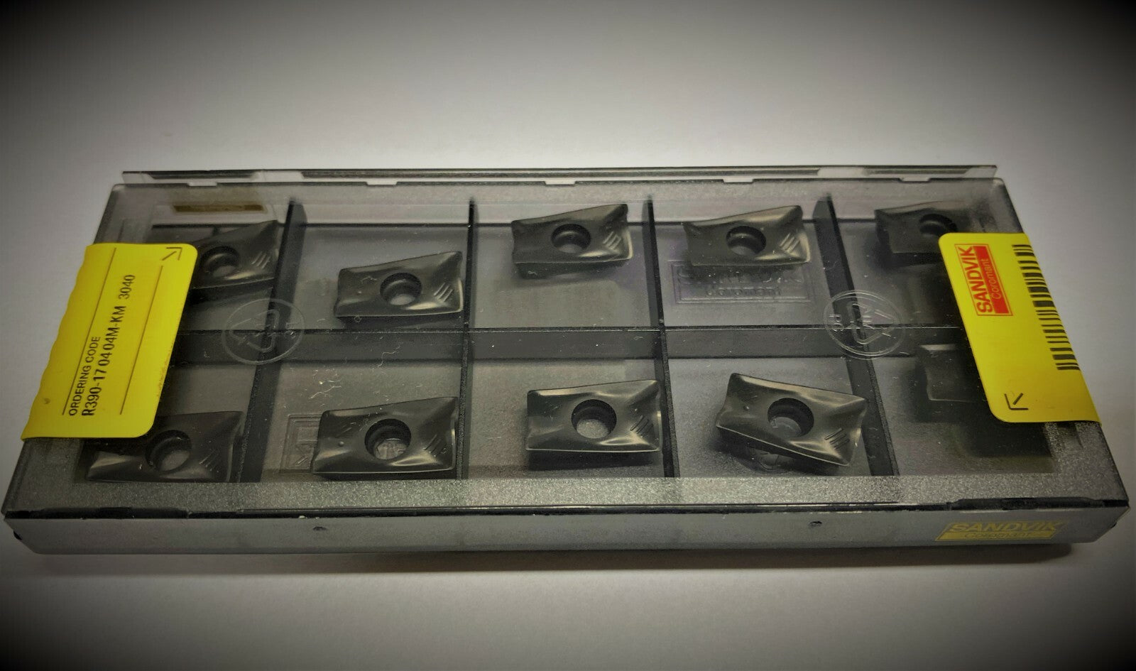 10 pcs. Sandvik R390-17 04 04M-KM 3040 Carbide Inserts R390-170404M-KM 3040